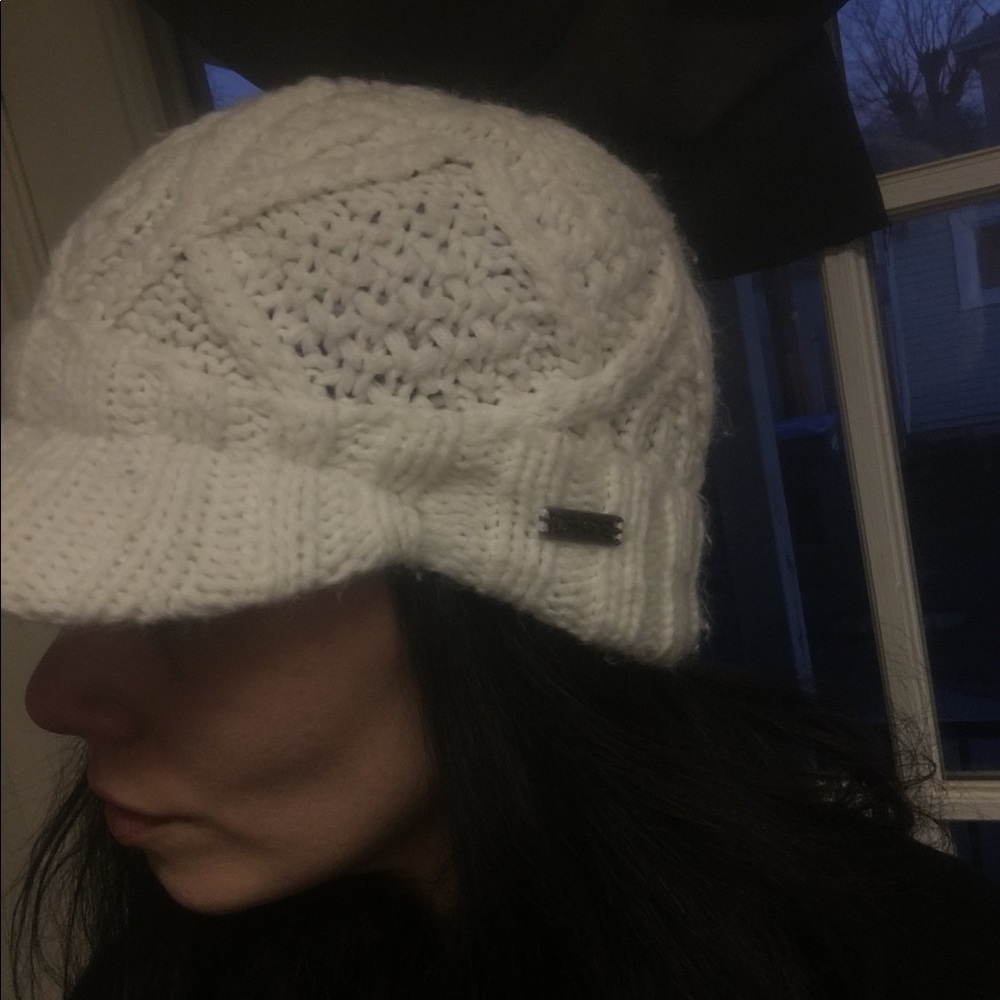 NWOT Dakine female beanie w/bill